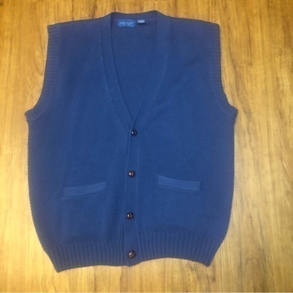 Towncraft XL Sweater Vest light navy (see close up pics for true color) great